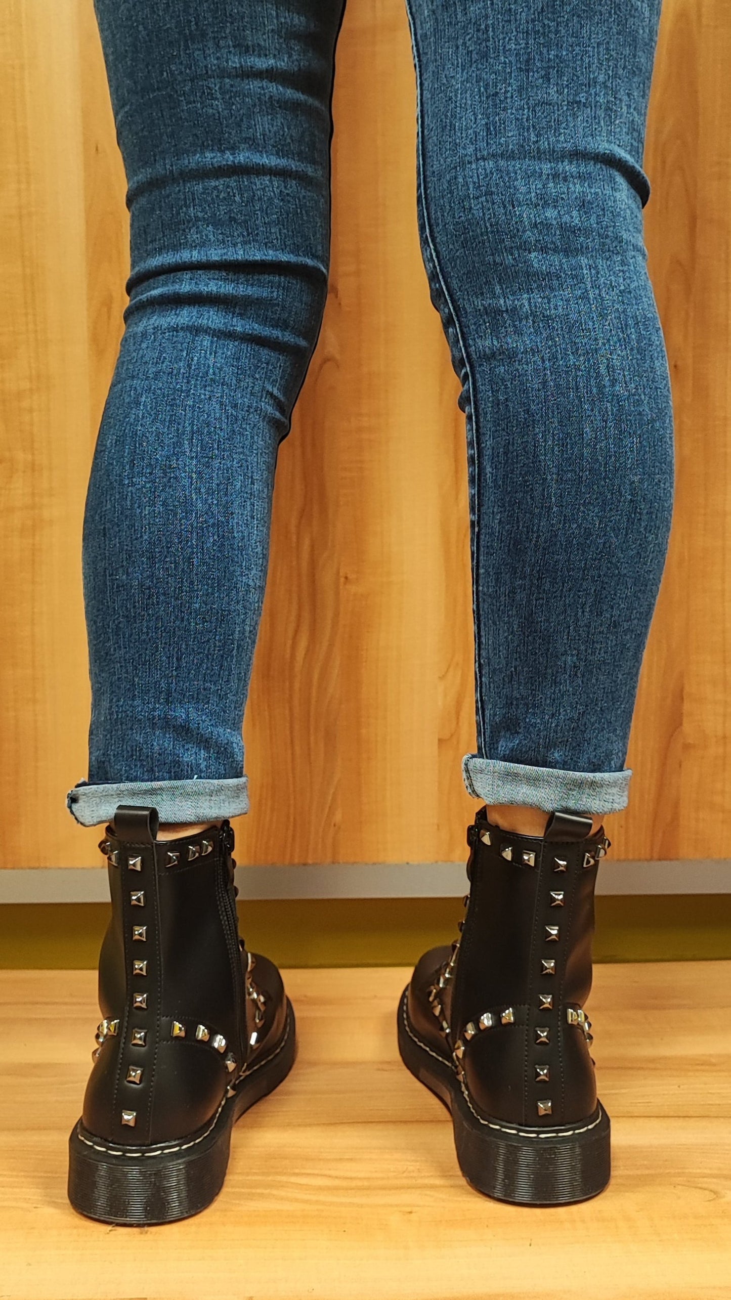 Anfibi ecopelle borchie