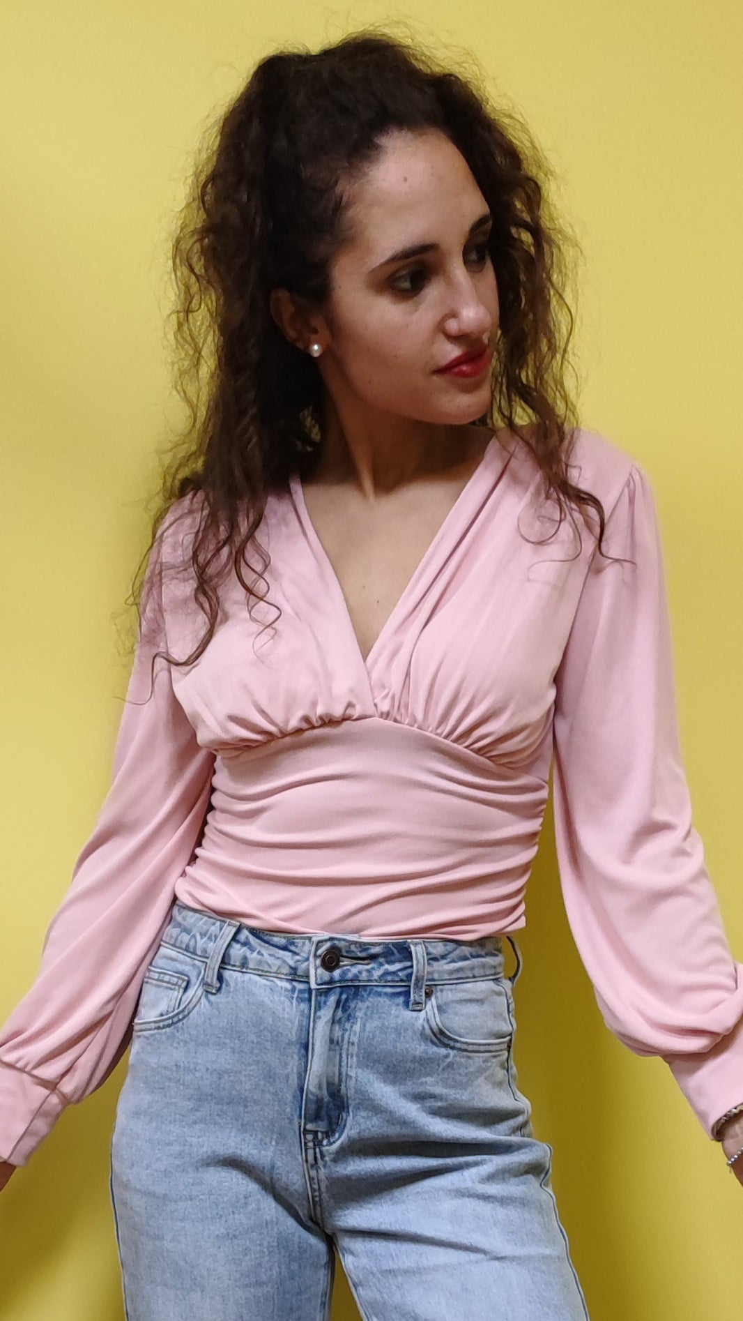 Maglia scollo a V con coppe