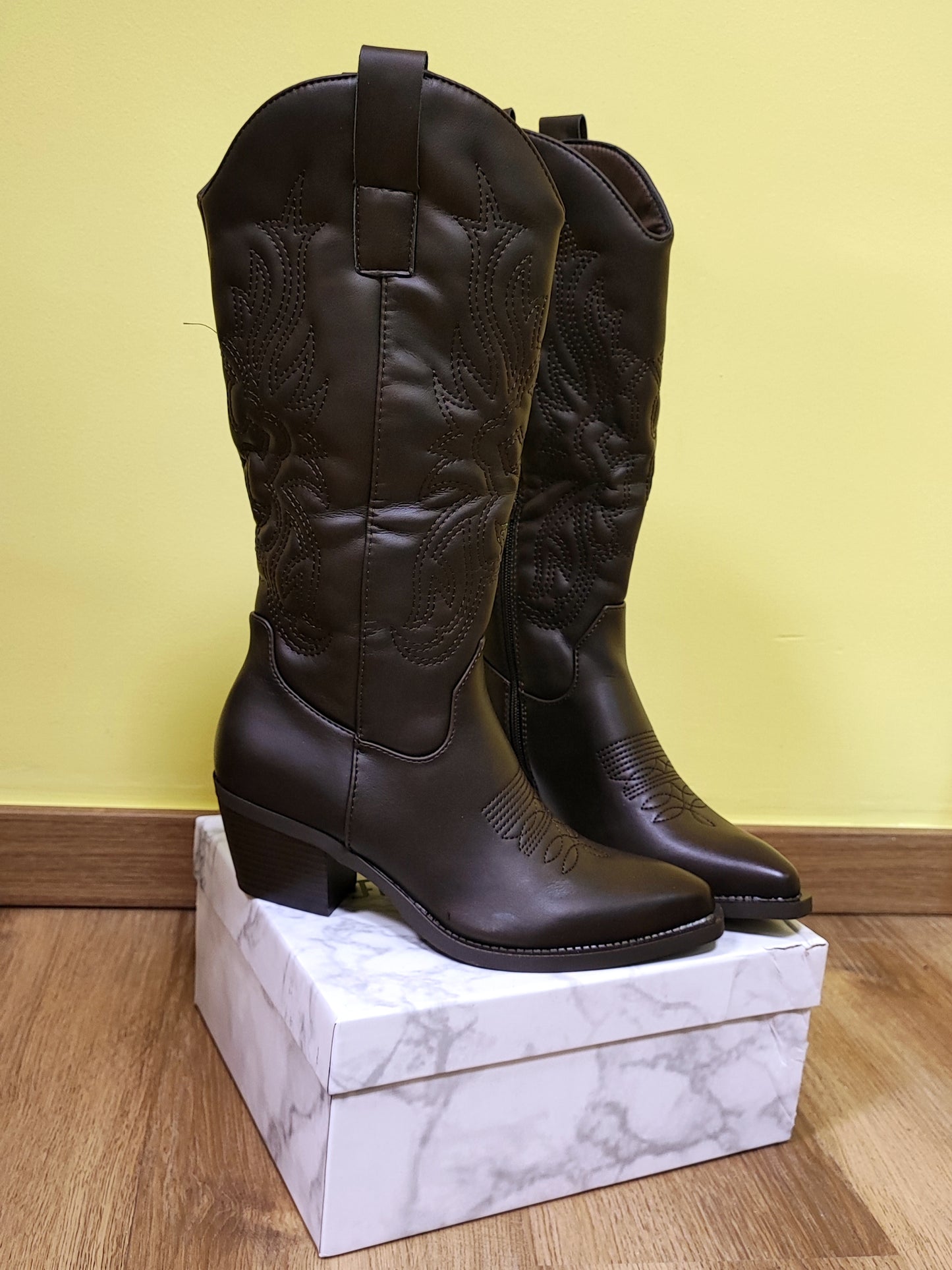 Texani marroni testa di moro